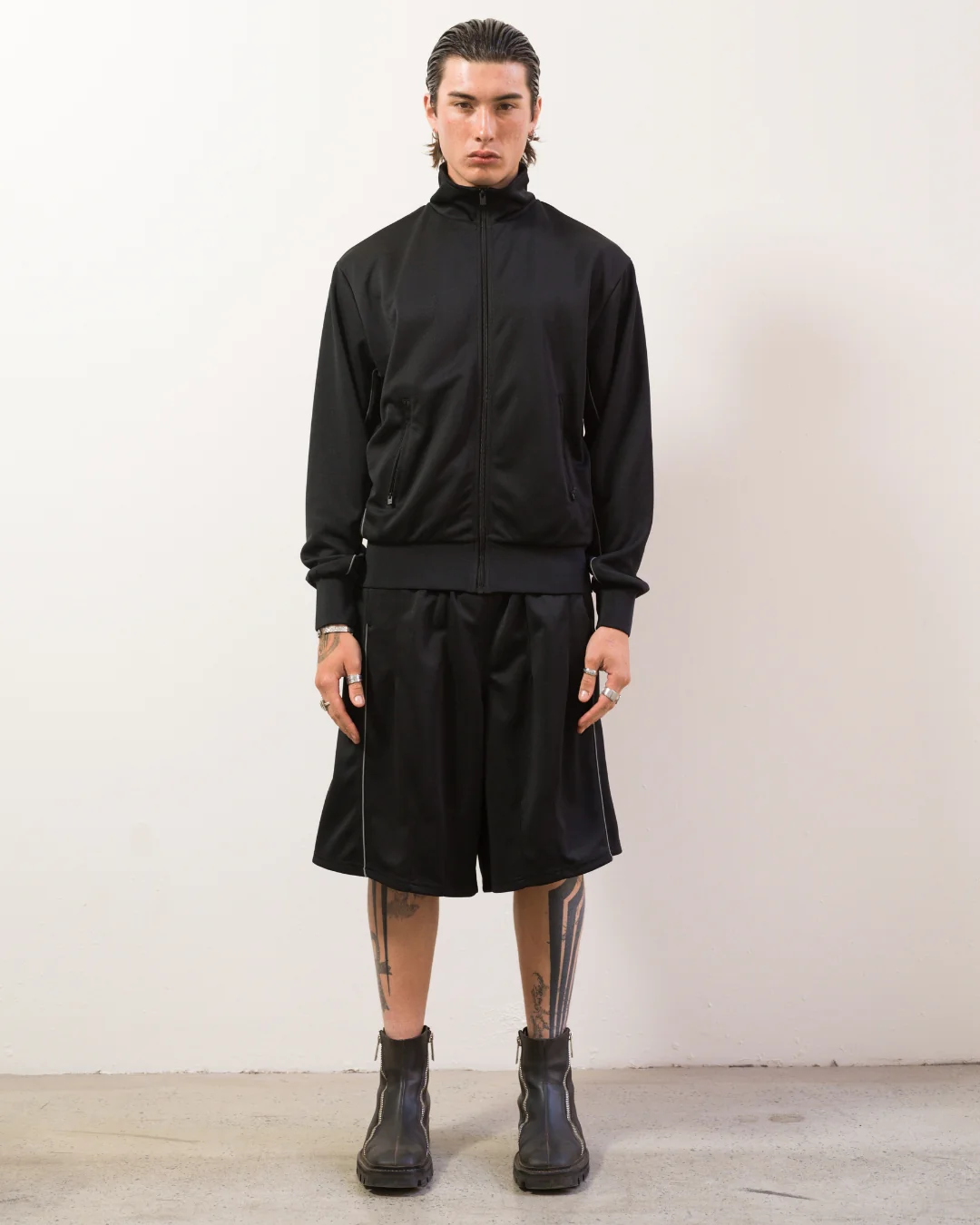 Wide Track Shorts (Anthracite) - Image 4