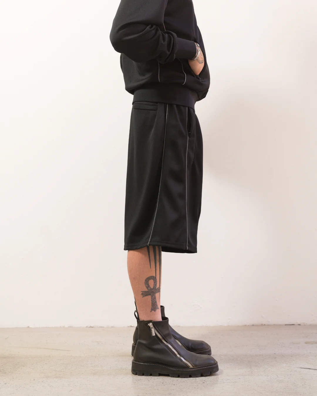 Wide Track Shorts (Anthracite) - Image 7